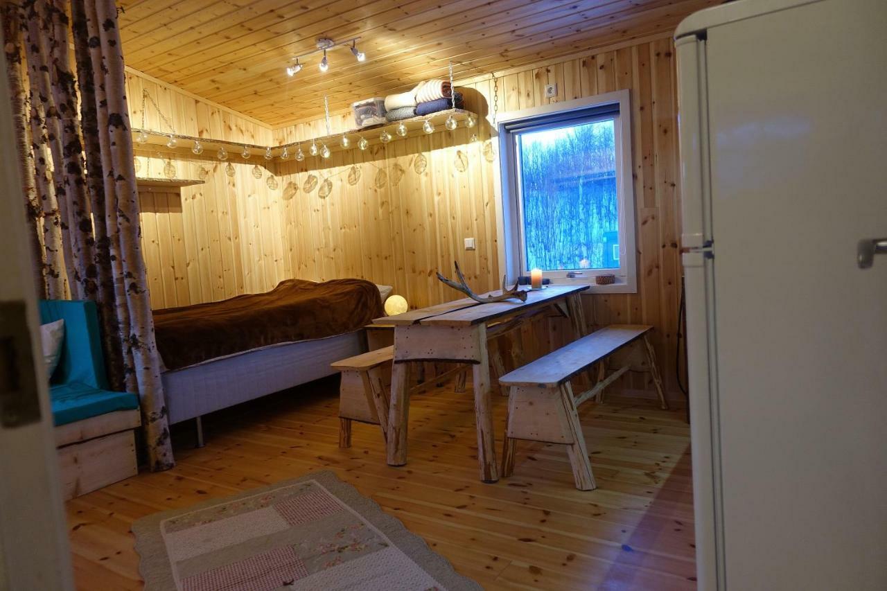 Wild Caribou'S Wildwood Cabin Lakselv Eksteriør bilde